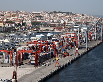 Portos portugueses estão a movimentar menos carga em 2019