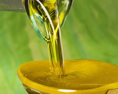 ASAE apreende mais de 400 litros de óleo alimentar comercializado como azeite virgem extra