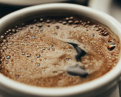 Café: a matéria-prima, a indústria, uma bebida e os seus consumidores