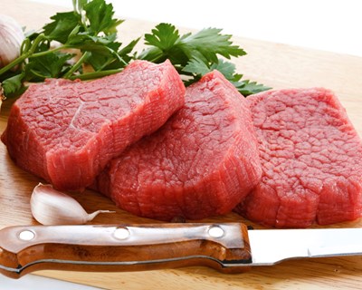 Carne pode ser taxada para reduzir emissões poluentes
