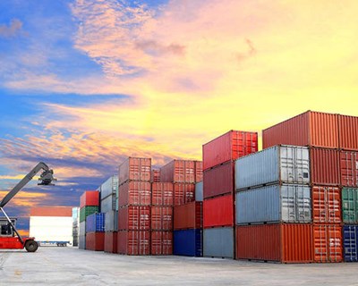 Exportações aumentam 9% e importações sobem 8,9% em fevereiro