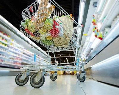 Hiper e Supermercados: reclamações subiram 75% e ompras online na origem de 47% das queixas