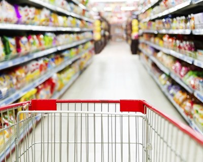 Hipers e supermercados perdem quota a nível global