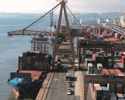 Porto de Lisboa movimentou 1,4 Milhões de toneladas de mercadorias para as ilhas em 2020