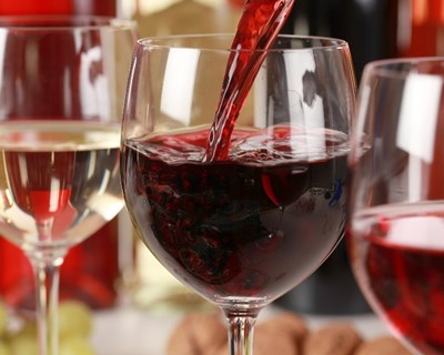 Produção mundial de vinho em 2018 deverá chegar aos 282 milhões de hectolitros