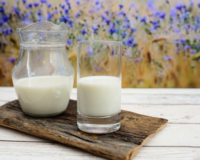 Produtores de leite da Insulac doam 30.000 litros de leite para a Ucrânia